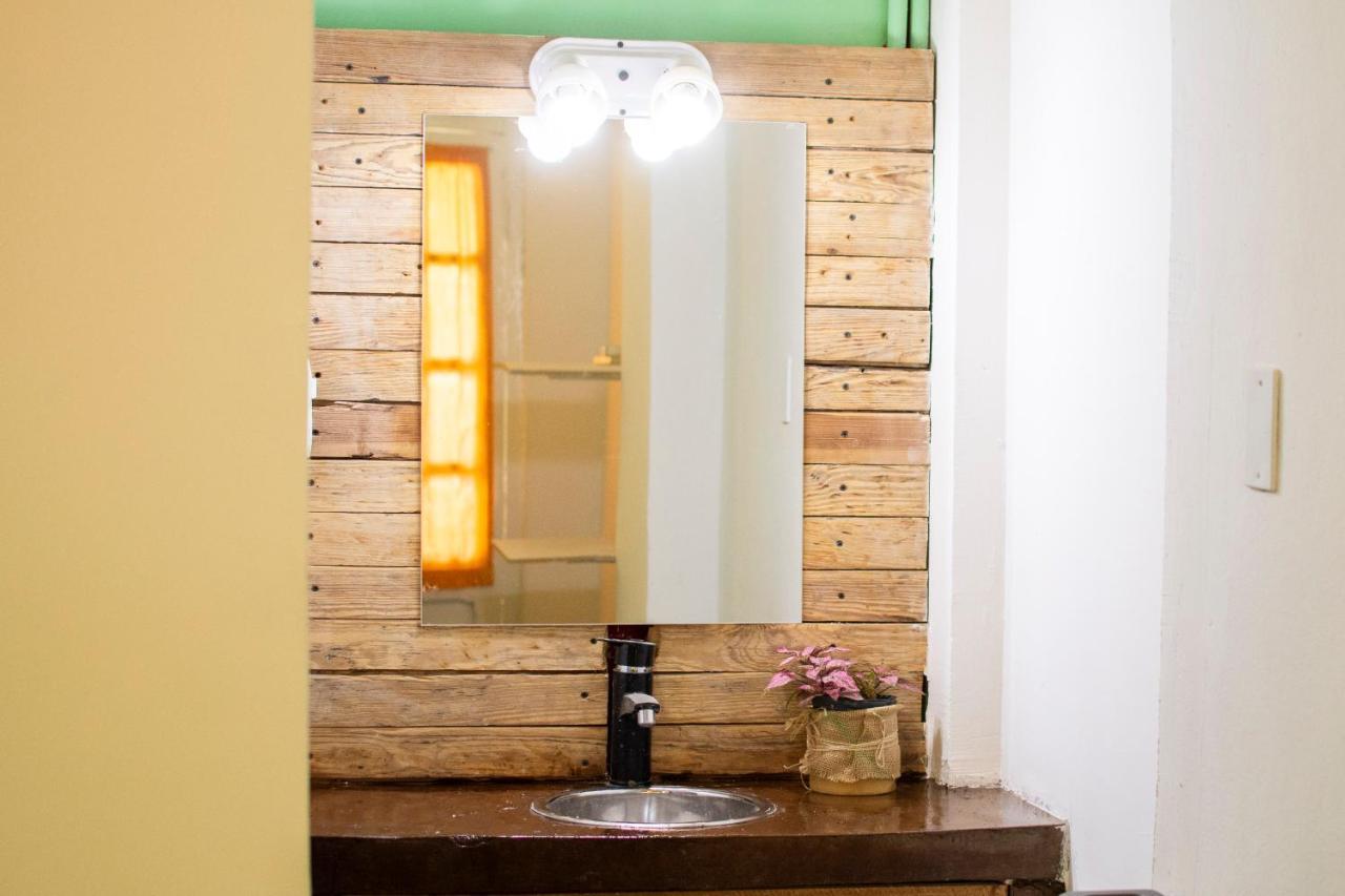 3 Gómez Hostal