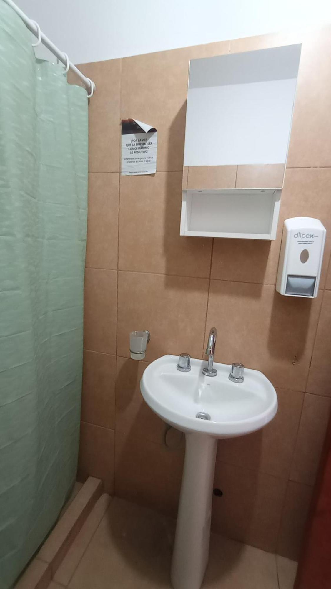 3 Gómez Hostal